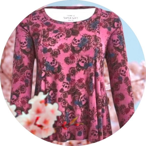 TORRID Plus Size Fit & Flare  Super Soft Skull Roses Black Longsleeve TOP 3X - Picture 1 of 16